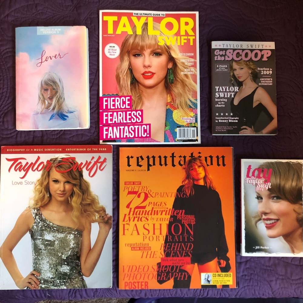 Taylor Swift Book Lot (2009-2022)